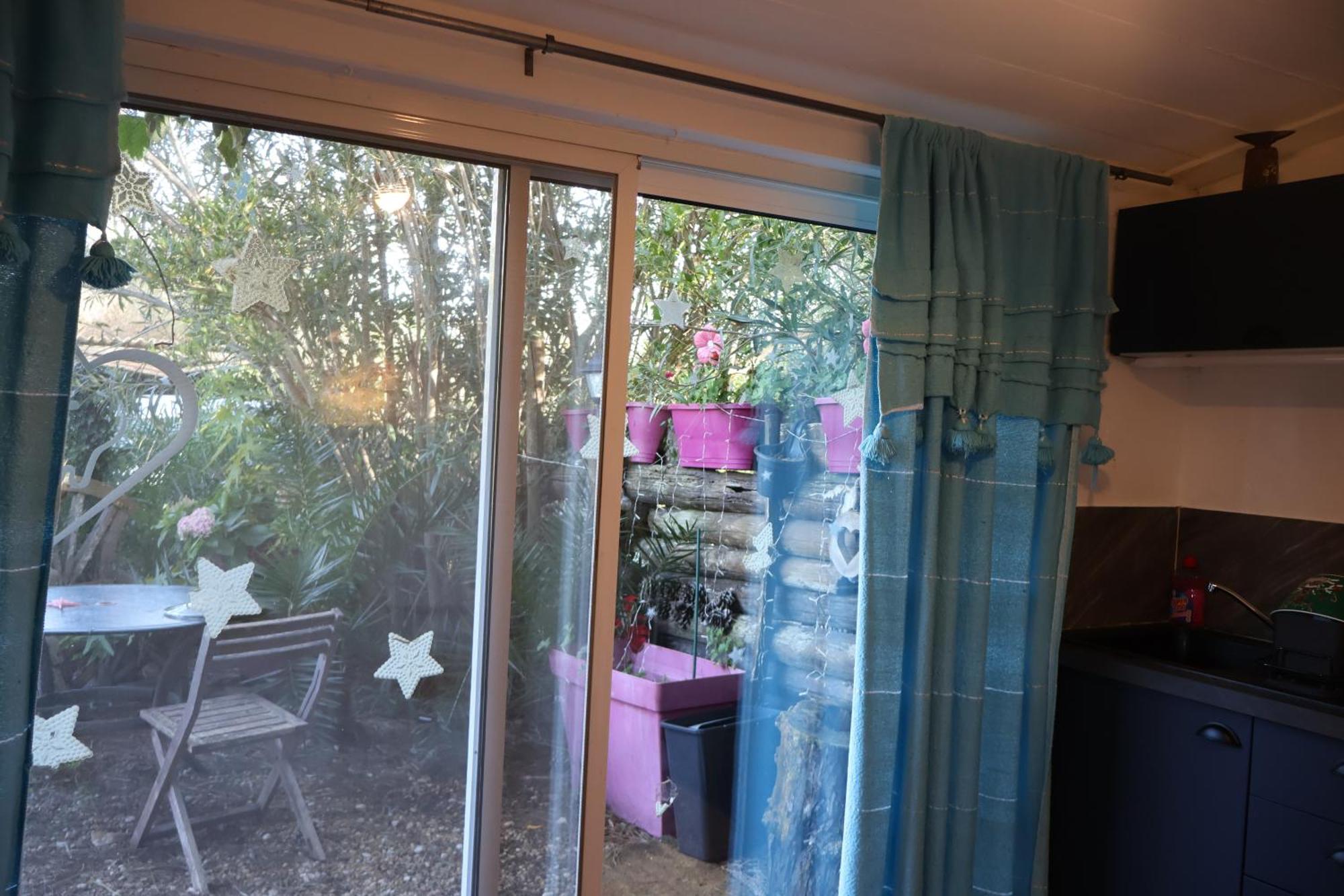 סן-מארי-דה-לה-מאר Gites Chambres D'Hotes Mazet Du Marechal Ferrant מראה חיצוני תמונה