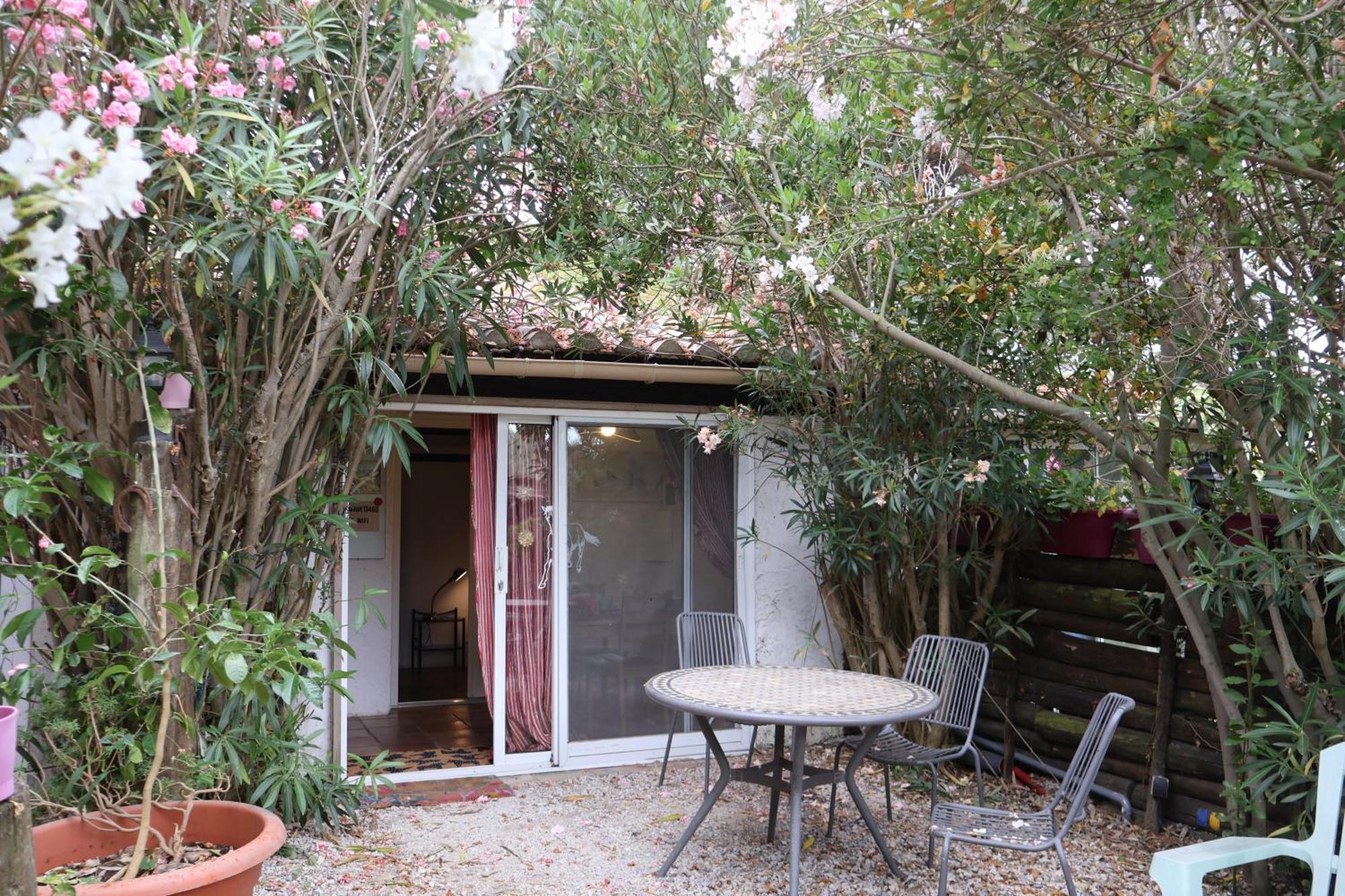 סן-מארי-דה-לה-מאר Gites Chambres D'Hotes Mazet Du Marechal Ferrant מראה חיצוני תמונה