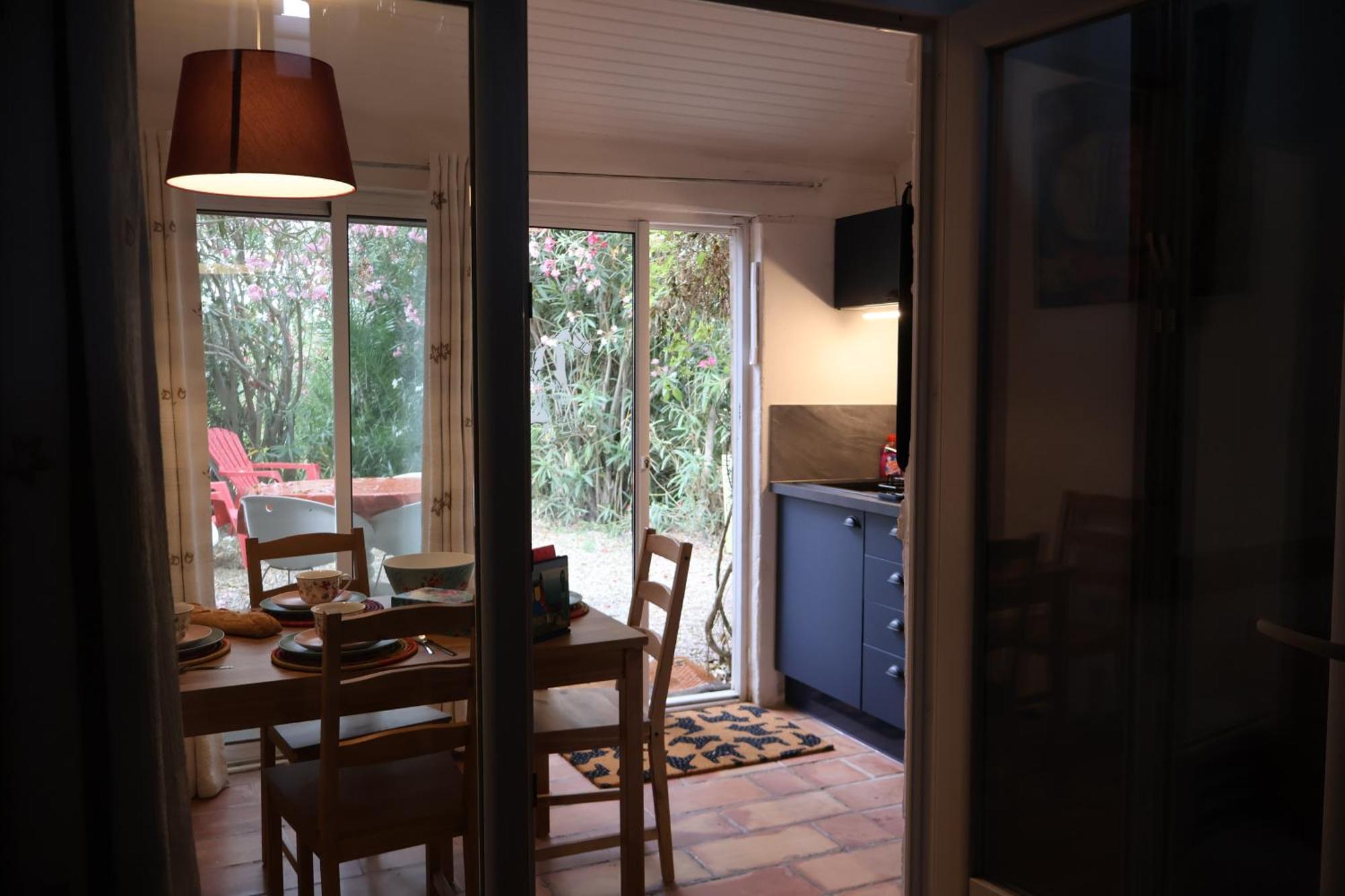 סן-מארי-דה-לה-מאר Gites Chambres D'Hotes Mazet Du Marechal Ferrant מראה חיצוני תמונה